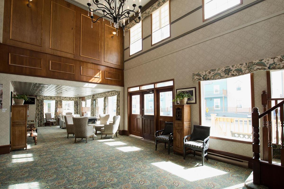 Westmark Inn Dawson City Exterior foto