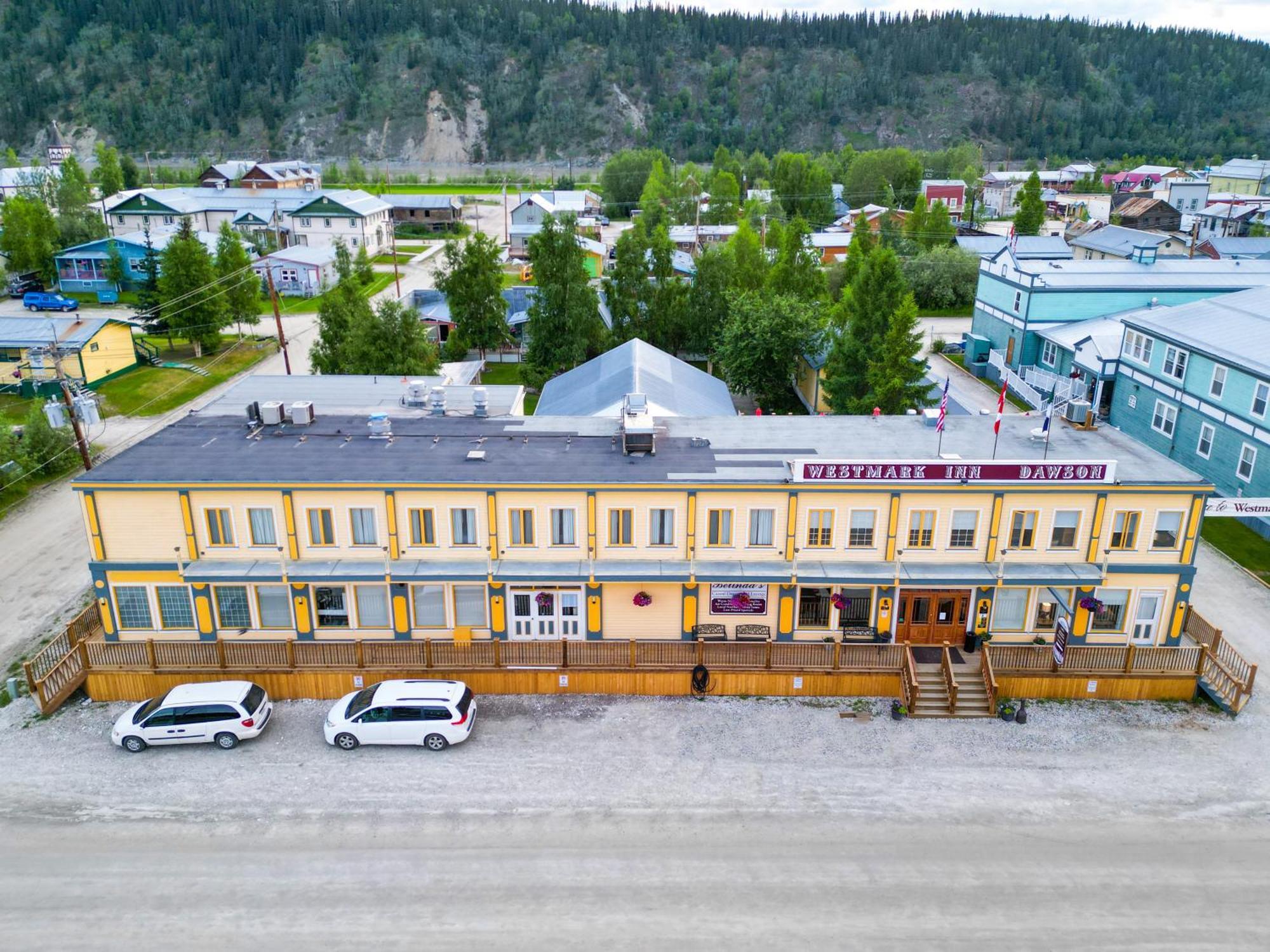 Westmark Inn Dawson City Exterior foto