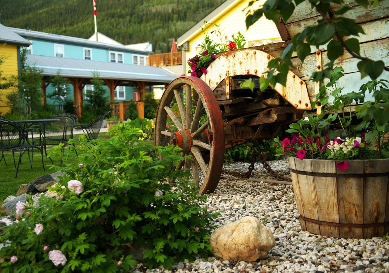 Westmark Inn Dawson City Exterior foto