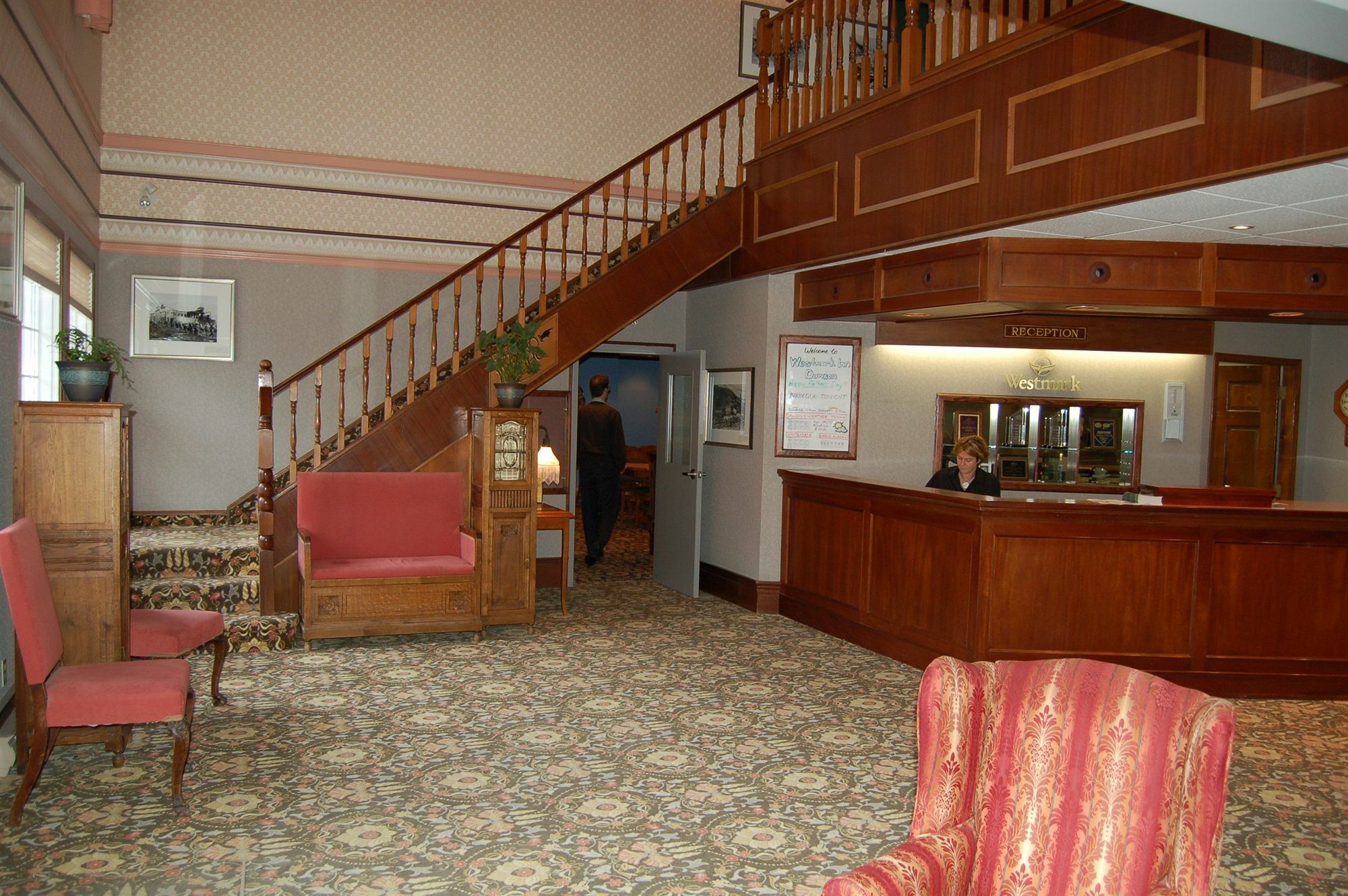 Westmark Inn Dawson City Exterior foto