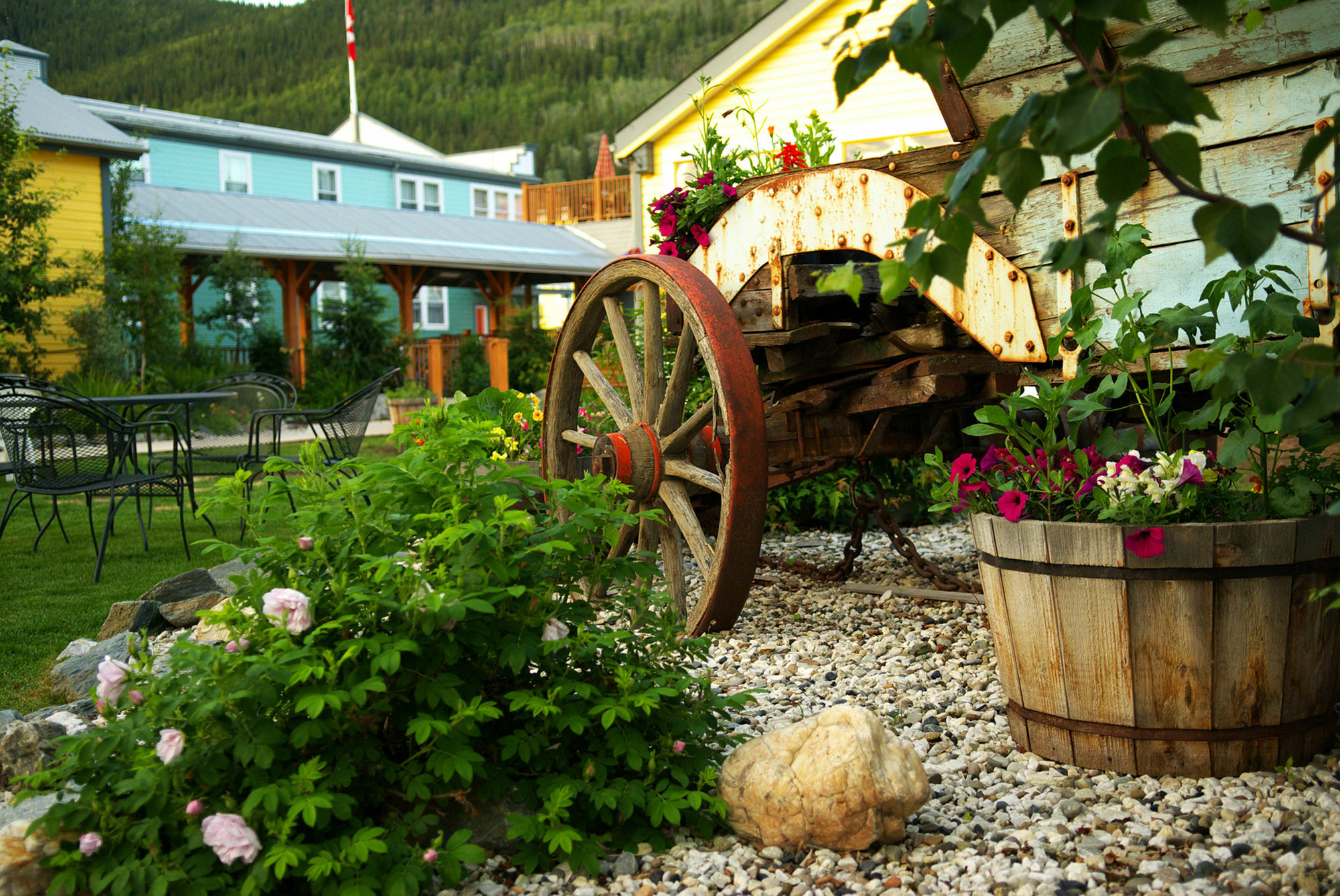 Westmark Inn Dawson City Exterior foto